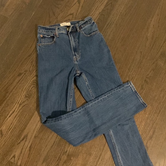 Abercrombie The 90s Slim Straight Ultra High Rise Jean, Curve Love - Picture 2 of 6